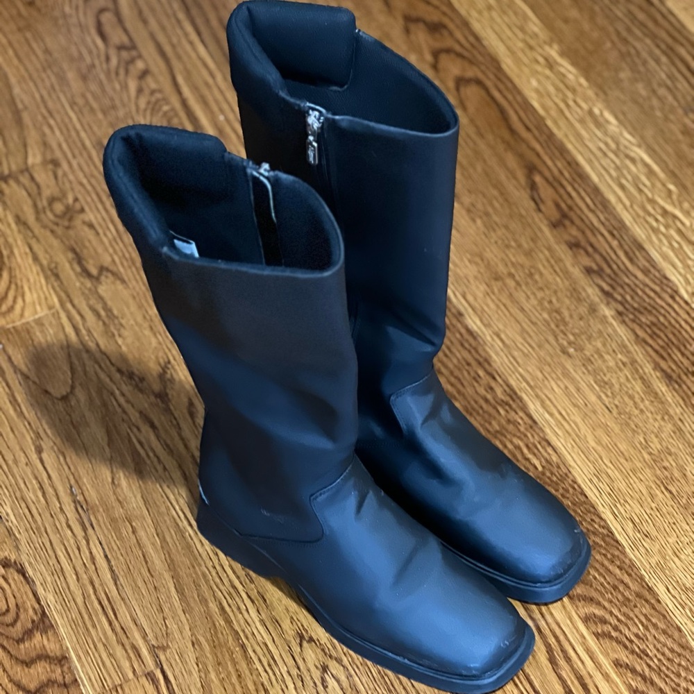 Etienne Aigner Women’s Black Ice Cap Winter Boots